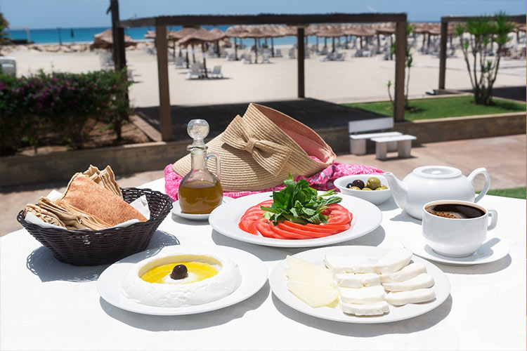 Rest House Tyre – Frühstück am Strand